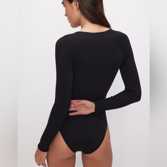 Good American Black Fitted Bodysuit with Buttoned Details - Picture 3 of 10